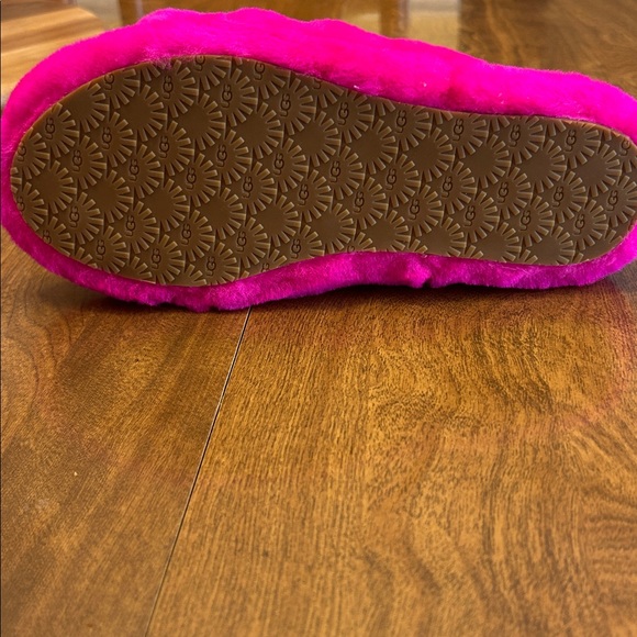 UGG Fuchsia Fluffy Slides - Picture 2 of 2